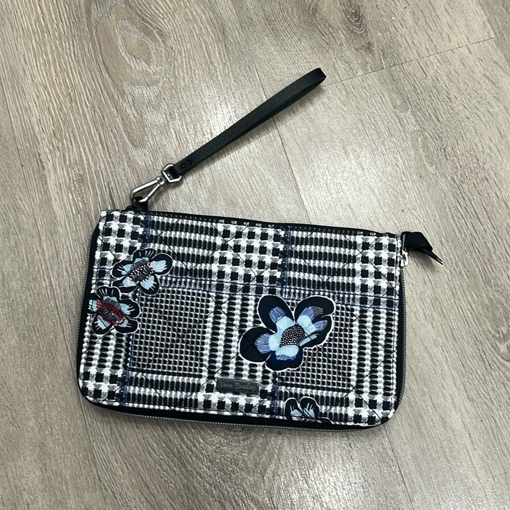 NWOT Vera Bradley | RFID on The Go Wristlet Wallet Bedford Plaid